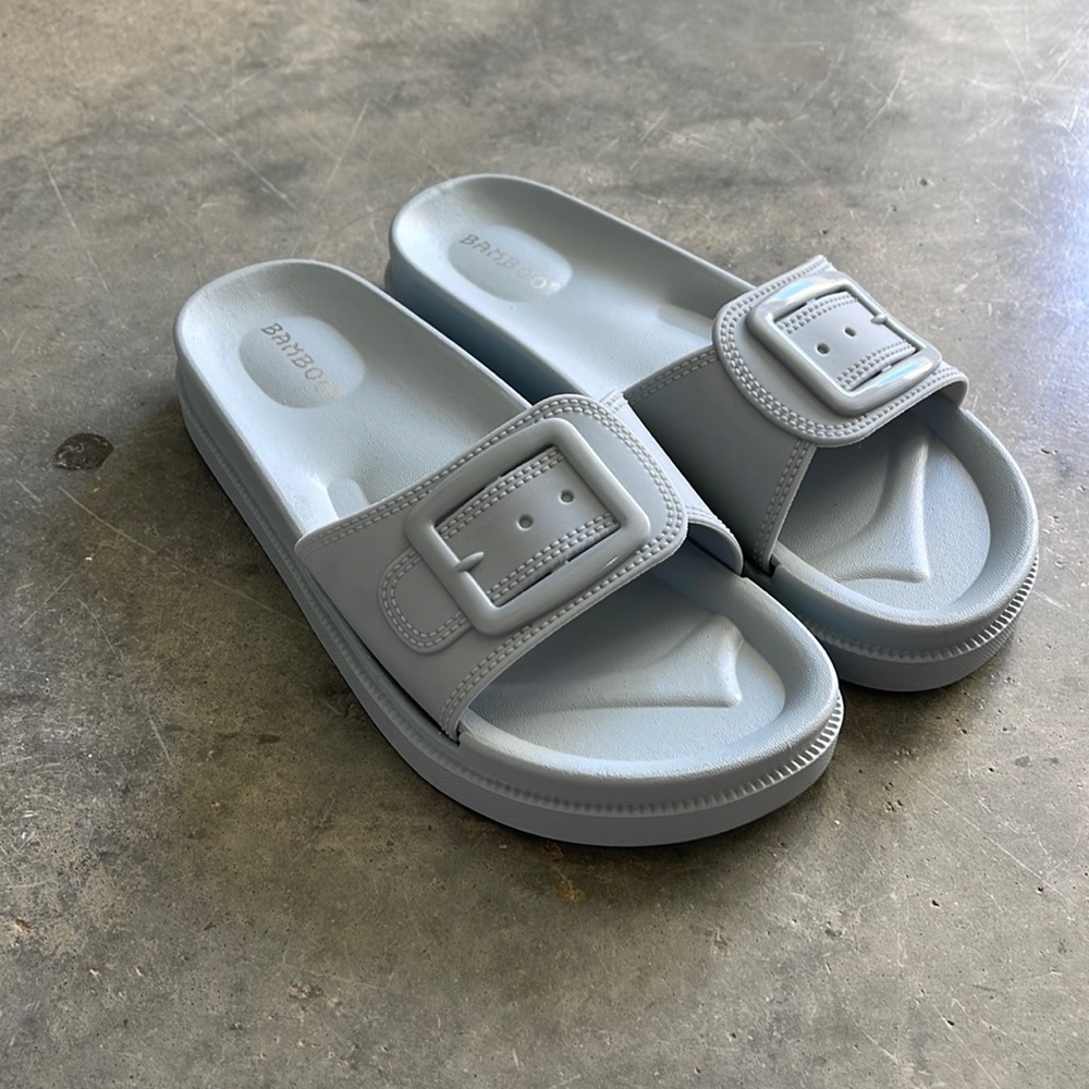 NWOT sandals
